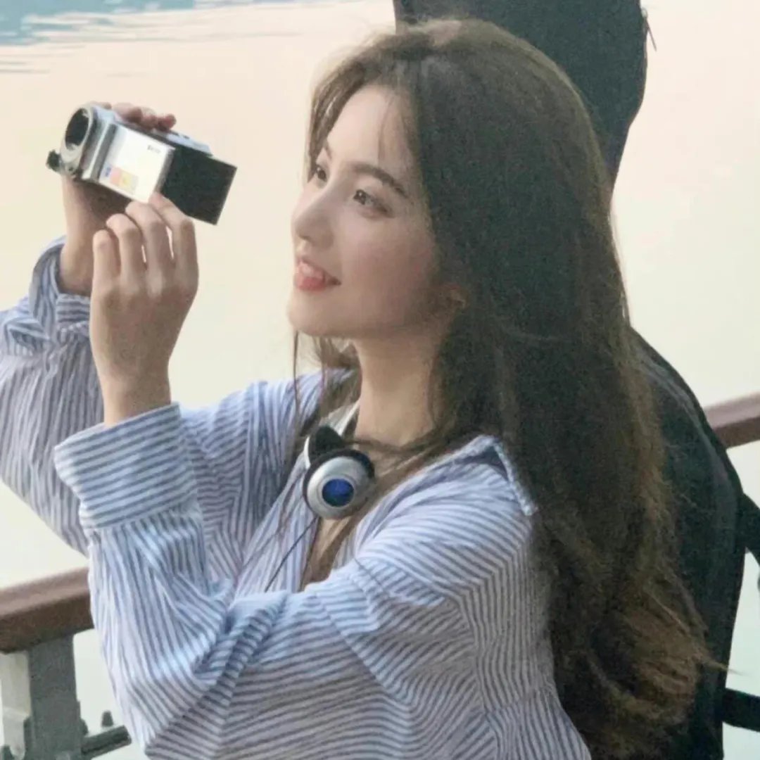 五个光头的少年